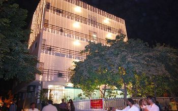 Dwarka Palace Samalkha Exterior photo