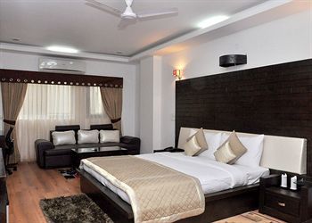 Dwarka Palace Samalkha Exterior photo